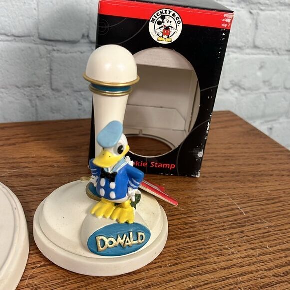 Disney’s Donald Duck Cookie Molds & Stamps, set of 2 nwt - Picture 2 of 7